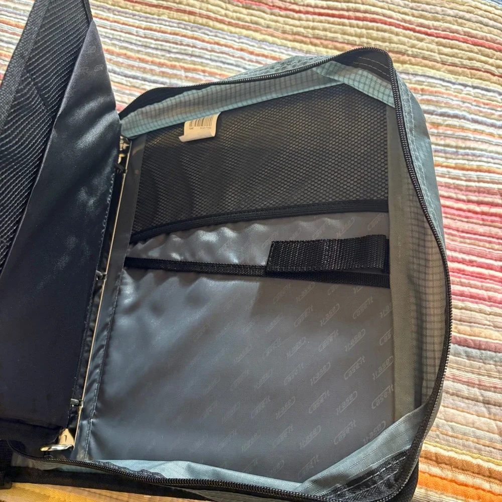 Case-it Zipper Binder Unisex OS Black Red Excellent 3-Ring Laptop Sleeve Strap